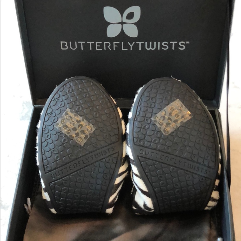 Butterfly Twists Zebra Print Foldable Ballet Flat - Picture 10 of 11